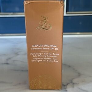 Medium Spectrum Sunscreen Serum SPF 50